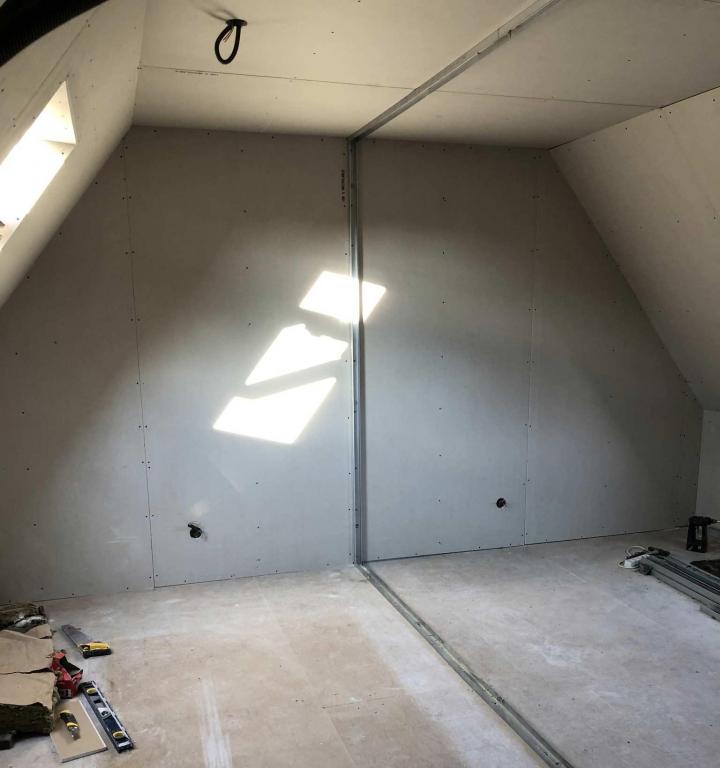 Cuisine, salle de bains et espace de rangement